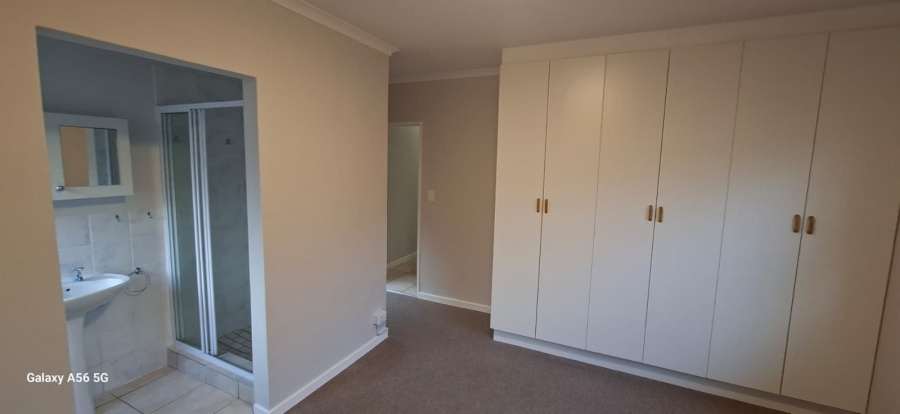 To Let 3 Bedroom Property for Rent in Heuningkloof Western Cape